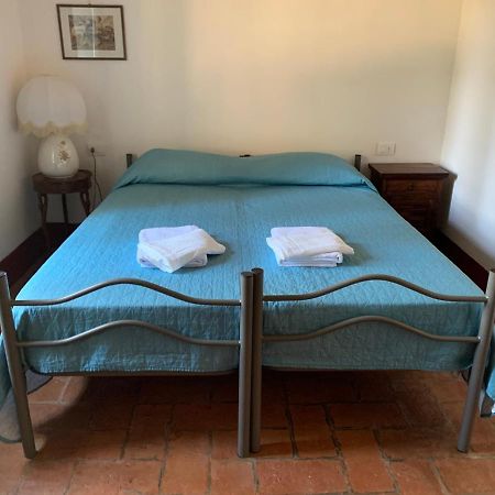 דירות דוניני Casale Gli Ulivi מראה חיצוני תמונה